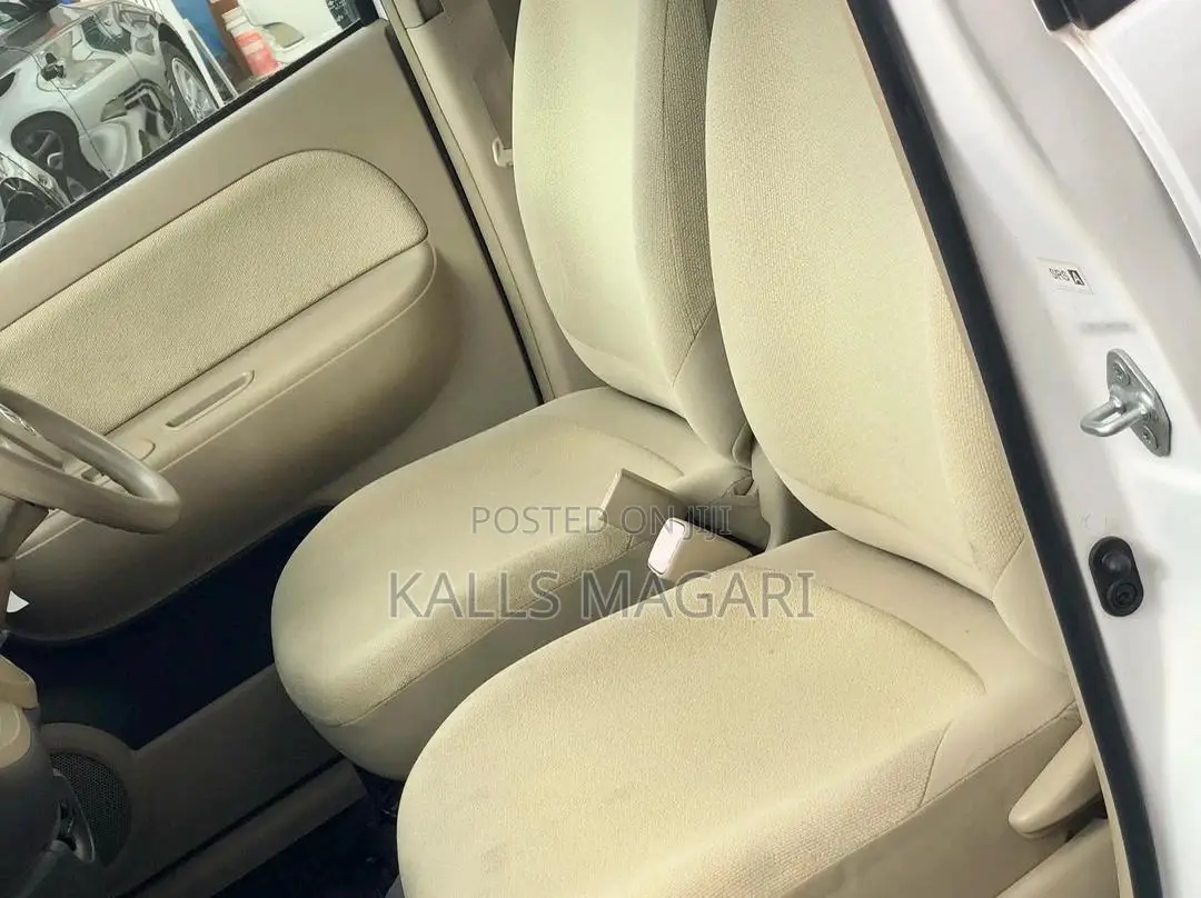 Toyota Sienta 2005 White