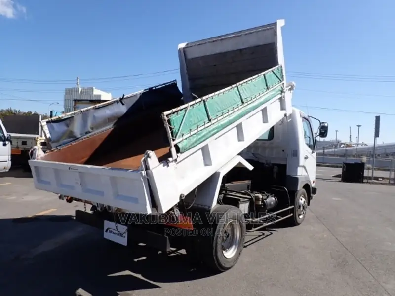 Mitsubishi Fuso Fighter Trucks