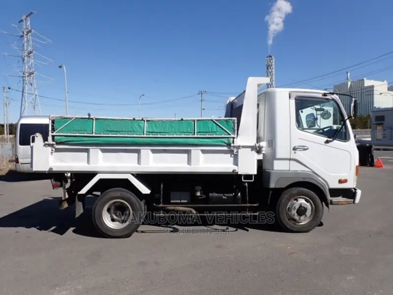 Mitsubishi Fuso Fighter Trucks