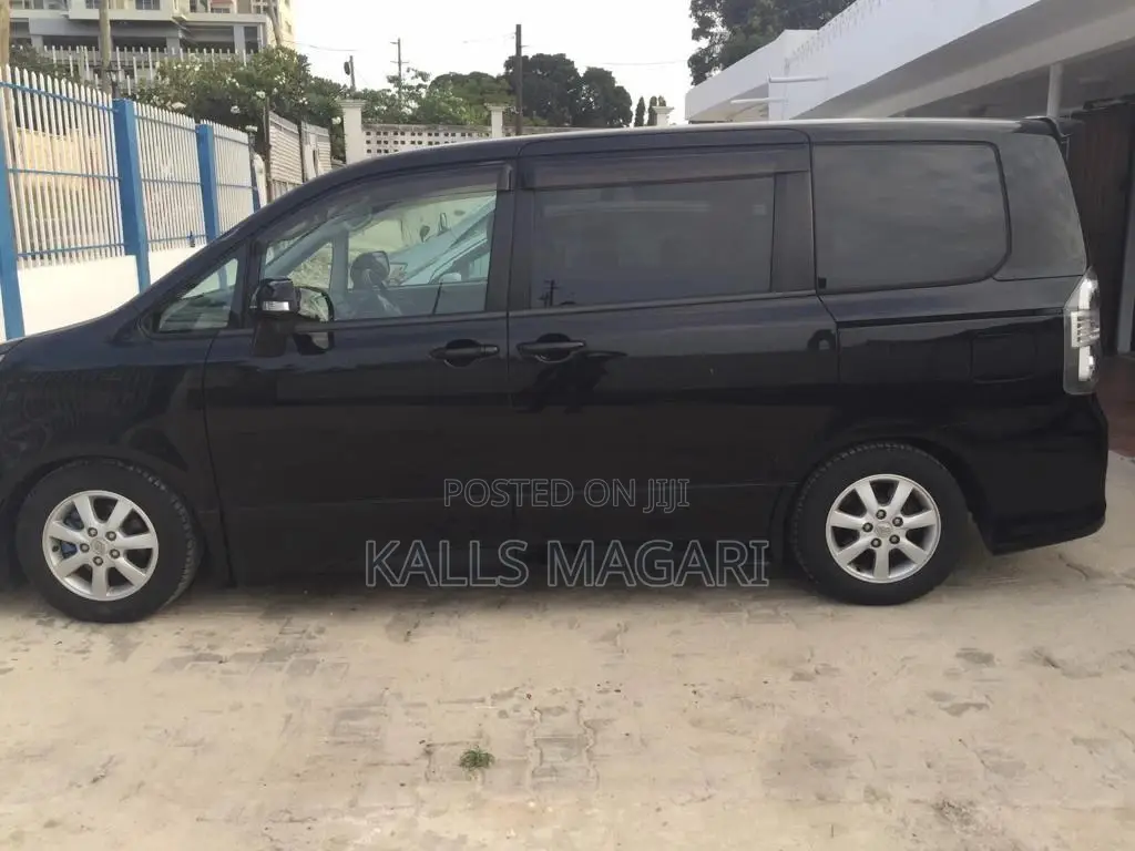 Toyota Noah 2009 Black