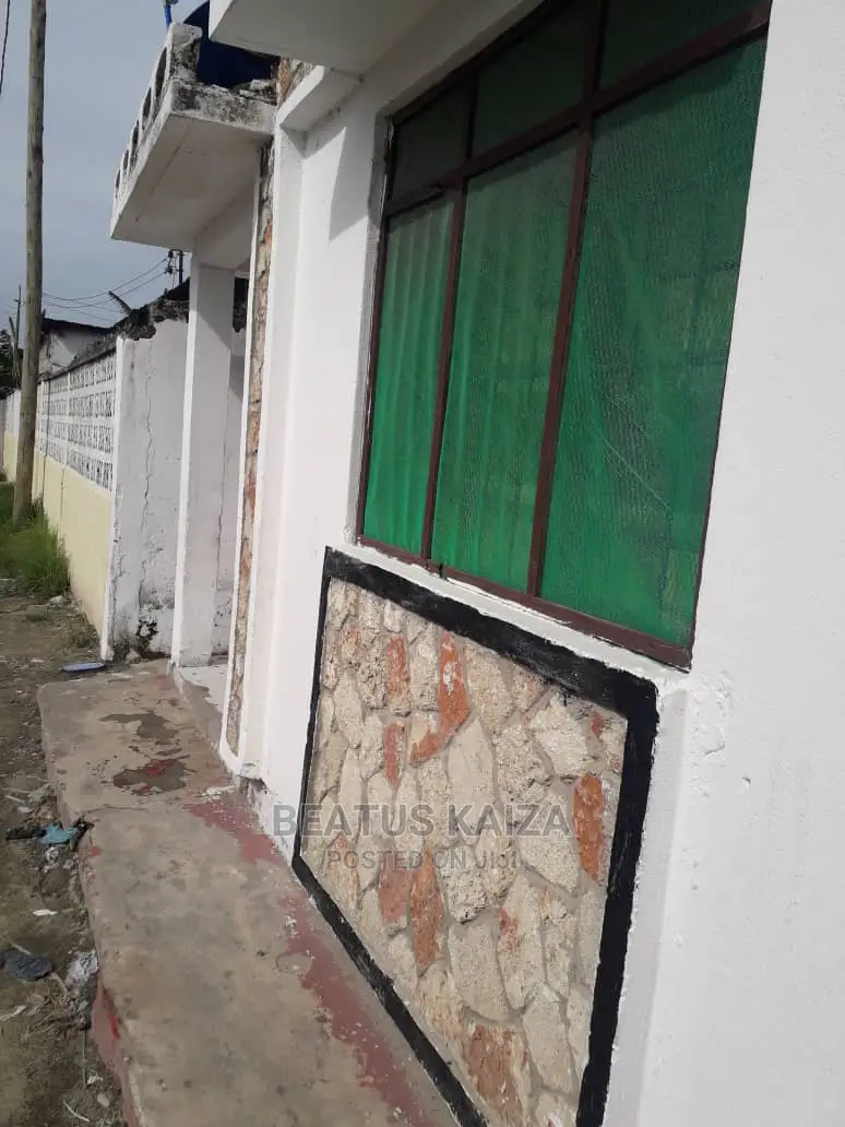 3bdrm House in Mikochen A Near, Mikocheni for sale