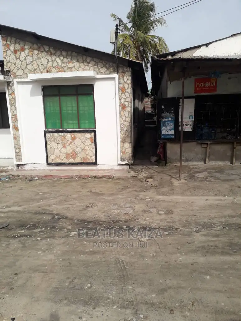 3bdrm House in Mikochen A Near, Mikocheni for sale