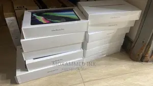 New Laptop Apple MacBook Pro M1 8GB Intel Core I5 256GB