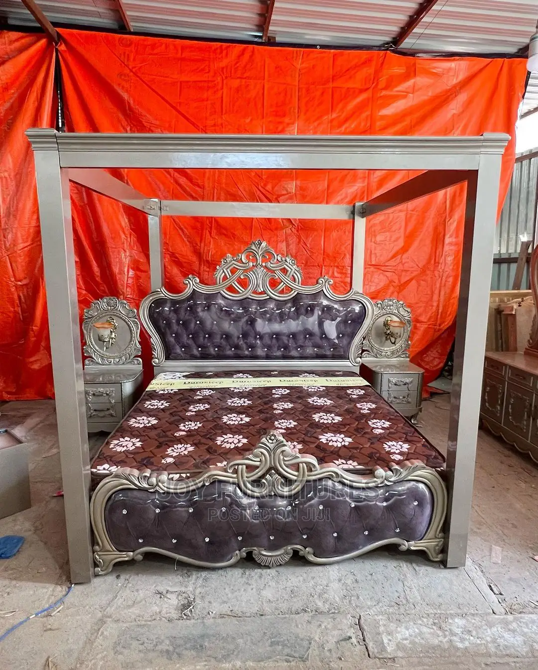 King's Bed