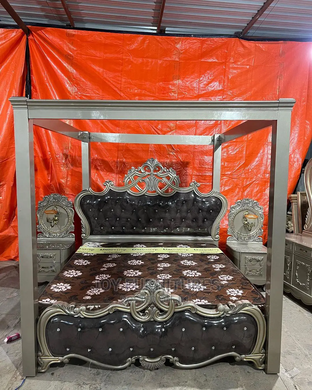 King's Bed