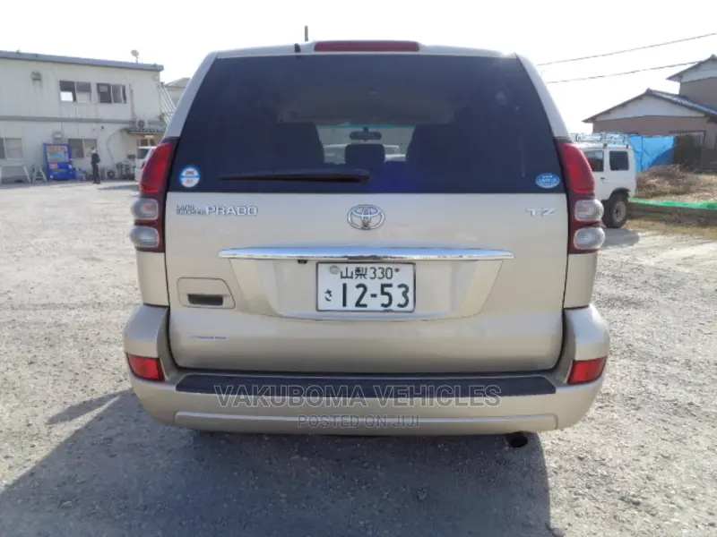 Toyota Land Cruiser Prado 2005 Gold