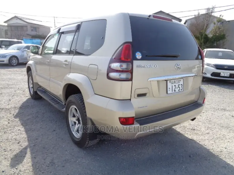 Toyota Land Cruiser Prado 2005 Gold