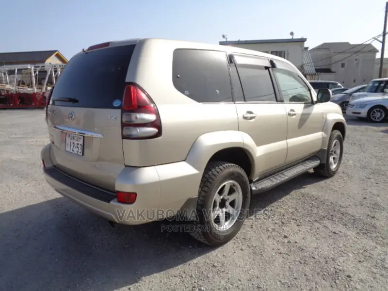 Toyota Land Cruiser Prado 2005 Gold
