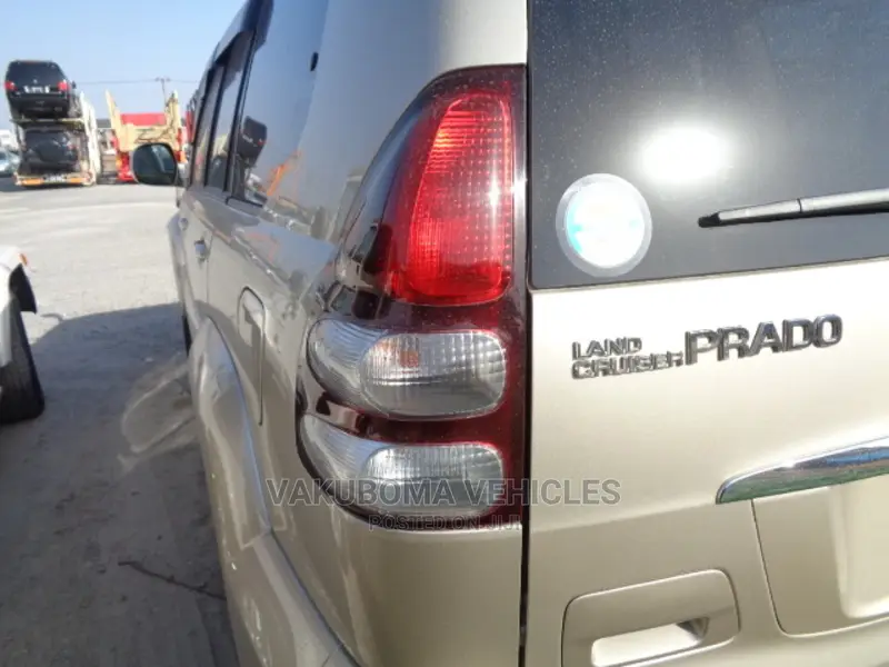 Toyota Land Cruiser Prado 2005 Gold