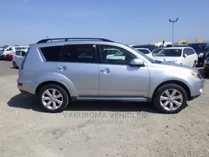 Mitsubishi Outlander 2011 Silver
