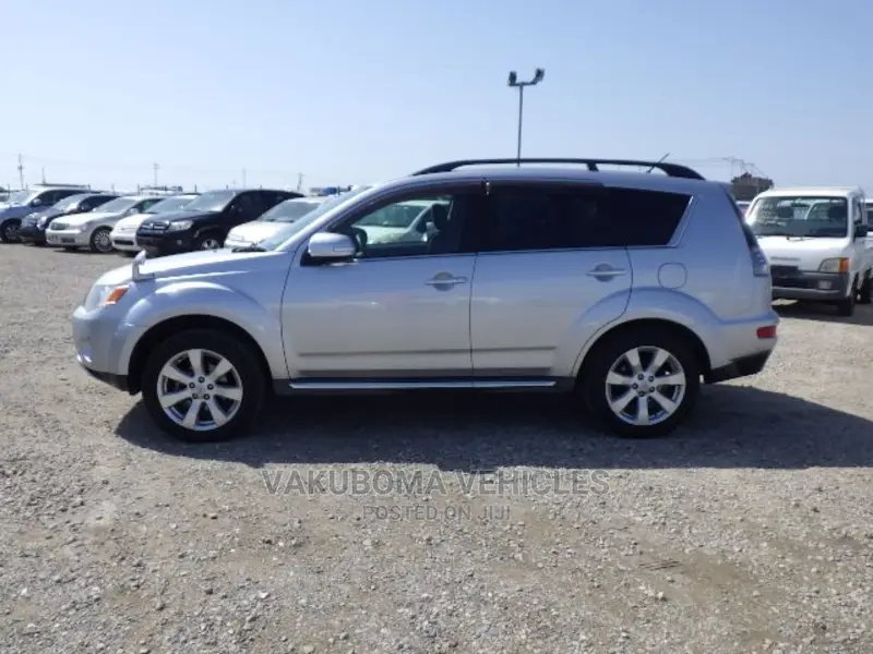Mitsubishi Outlander 2011 Silver