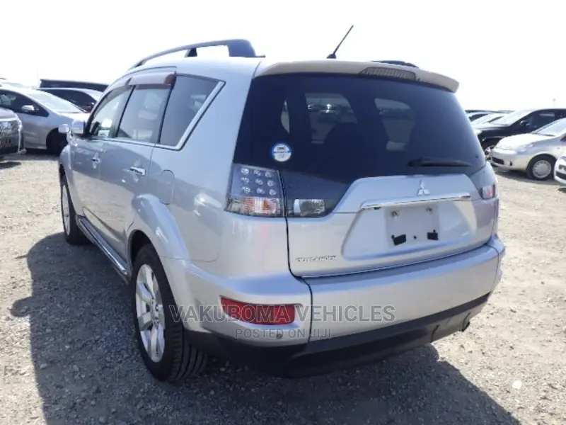 Mitsubishi Outlander 2011 Silver