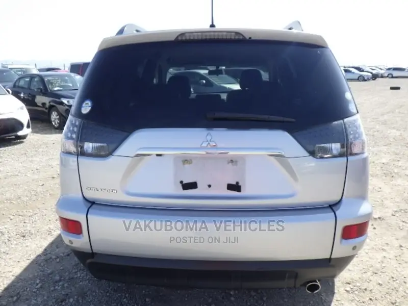 Mitsubishi Outlander 2011 Silver