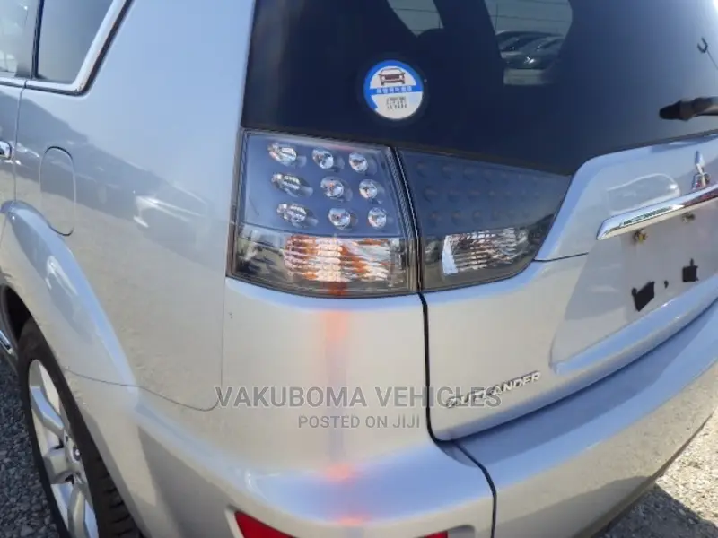 Mitsubishi Outlander 2011 Silver