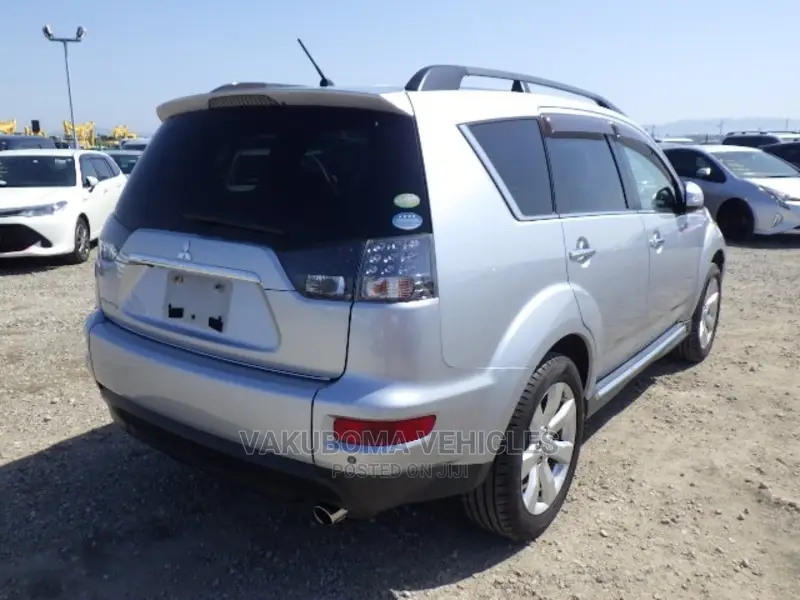 Mitsubishi Outlander 2011 Silver