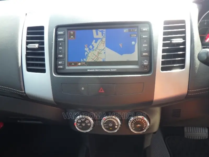 Mitsubishi Outlander 2011 Silver