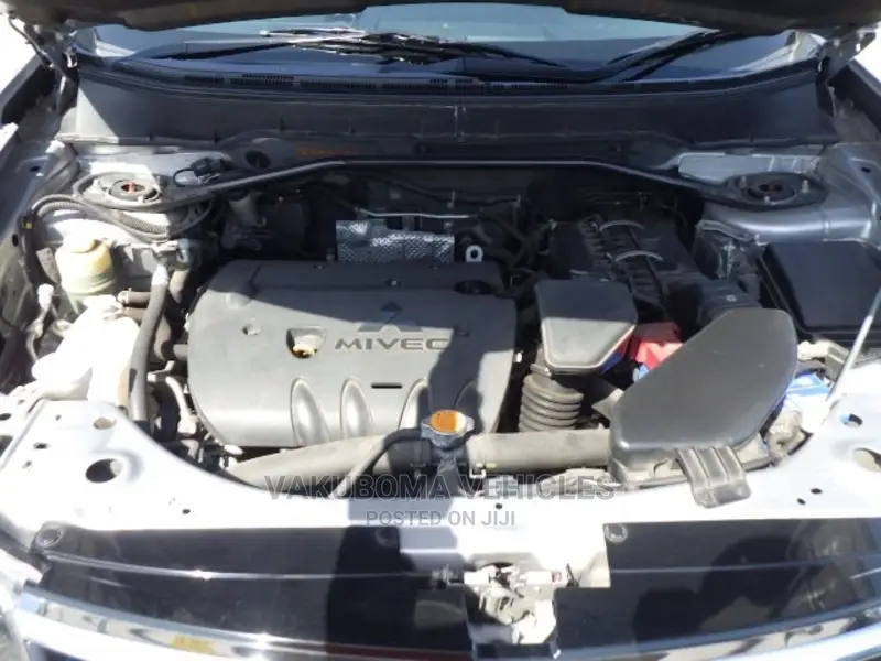 Mitsubishi Outlander 2011 Silver