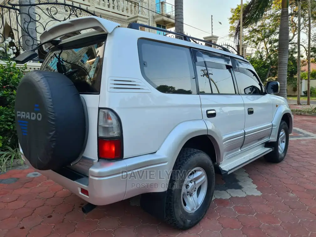 Toyota Land Cruiser 2021 Pearl