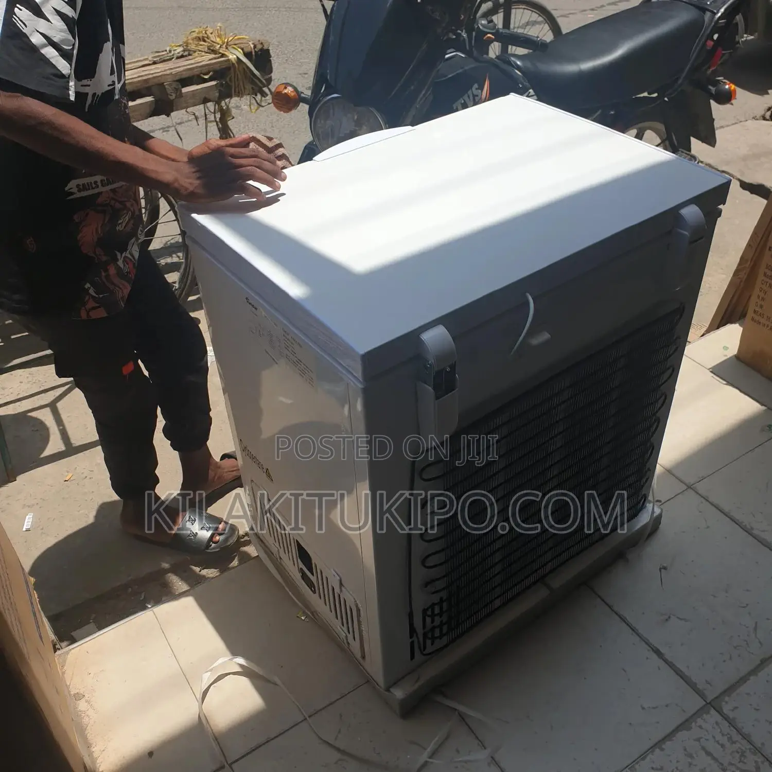 Solar Chest Freezer 150L