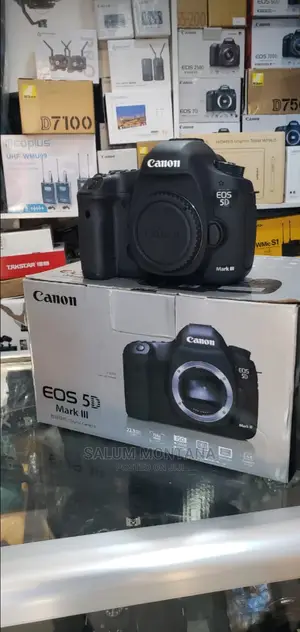 Canon 5D Mark Iii BODY.