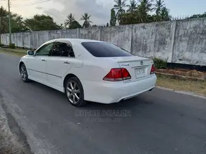 Toyota Crown 2005 White