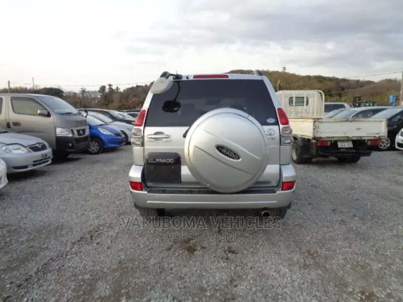 Toyota Land Cruiser Prado 2005 Silver