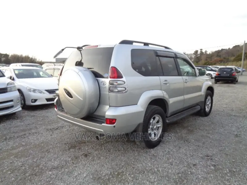 Toyota Land Cruiser Prado 2005 Silver