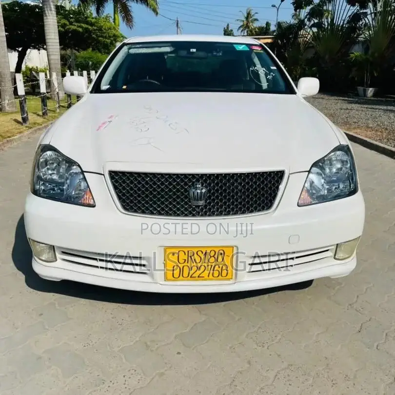 Toyota Crown Royale 2005 White