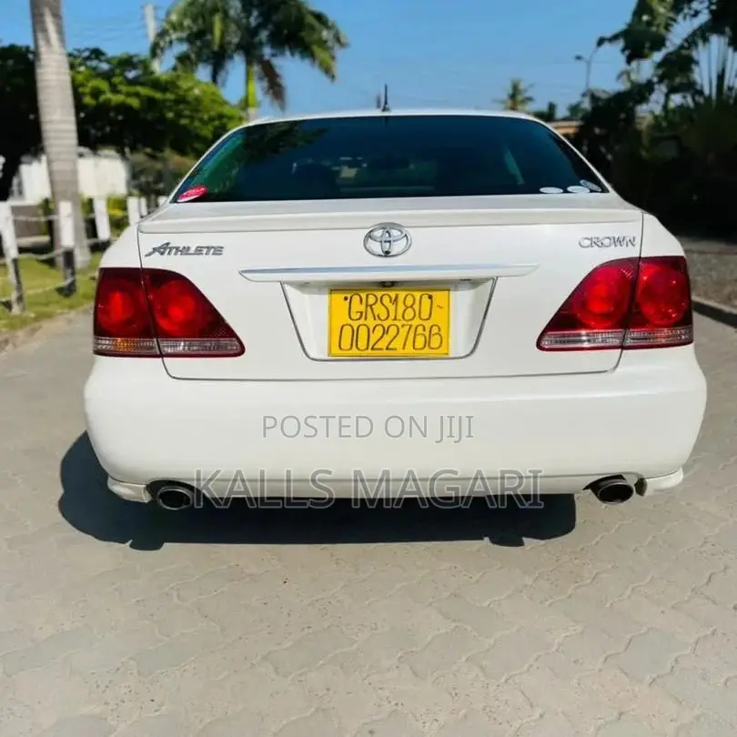 Toyota Crown Royale 2005 White