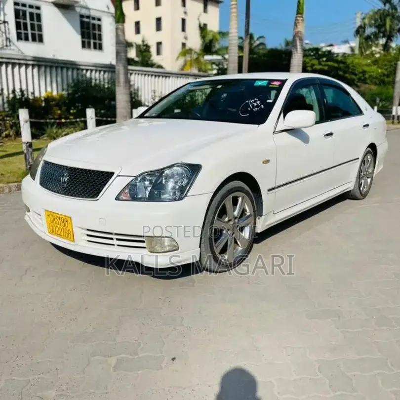 Toyota Crown Royale 2005 White
