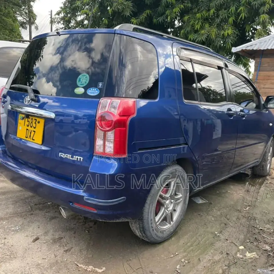 Toyota Raum 2005 Blue