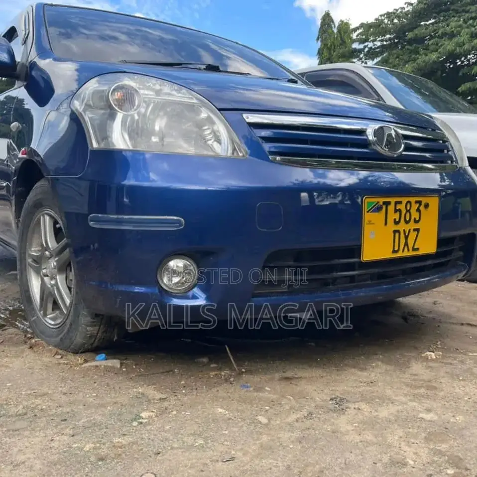 Toyota Raum 2005 Blue