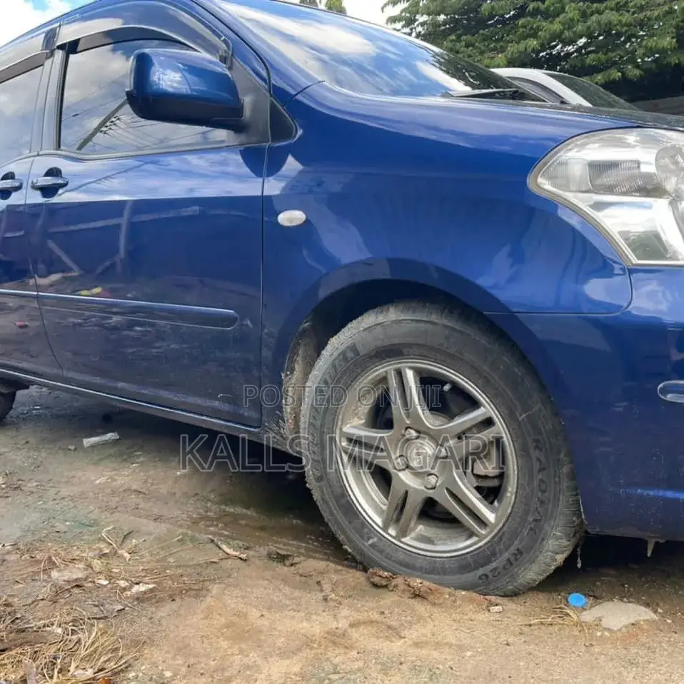 Toyota Raum 2005 Blue