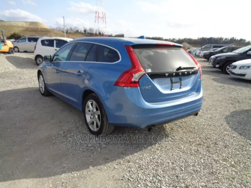 Volvo V60 2015 Blue