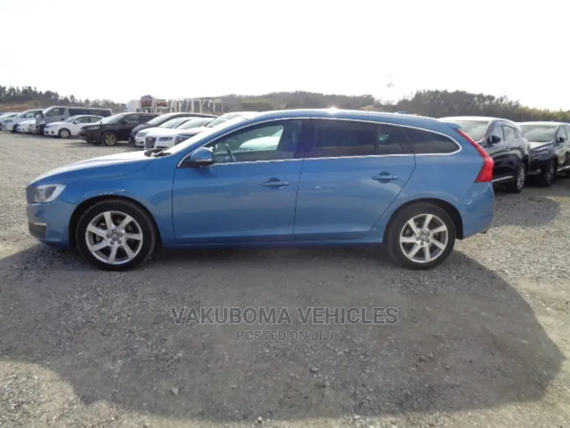 Volvo V60 2015 Blue