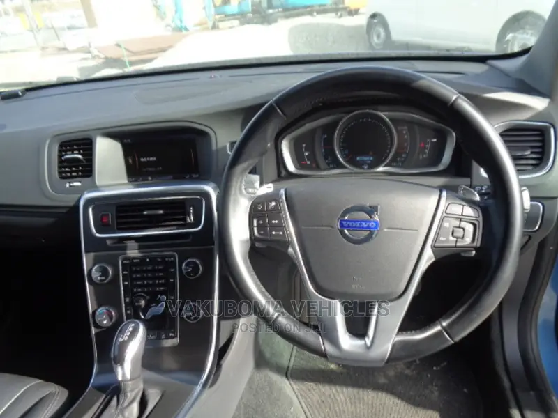 Volvo V60 2015 Blue