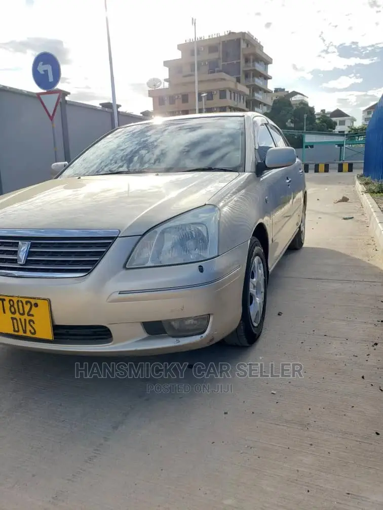 Toyota Premio 2004 Gold