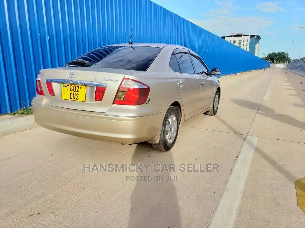 Toyota Premio 2004 Gold