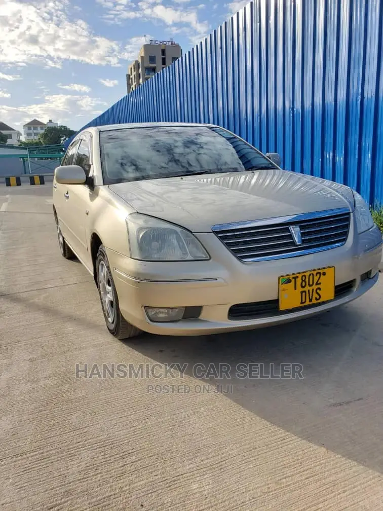 Toyota Premio 2004 Gold