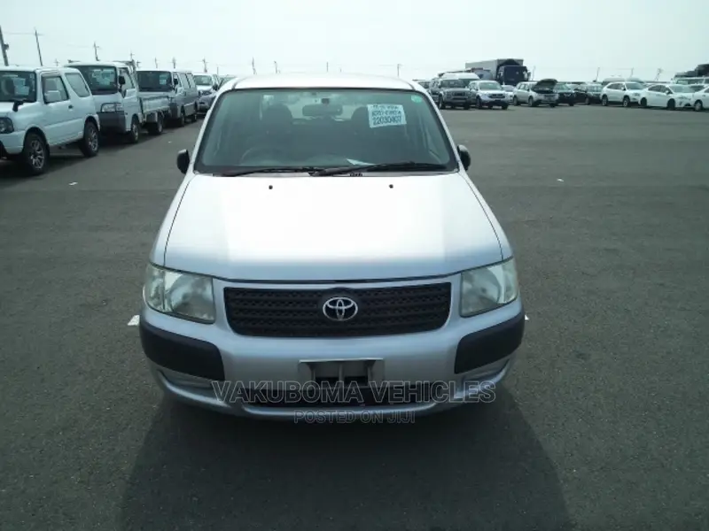 Toyota Succeed 2008 Silver