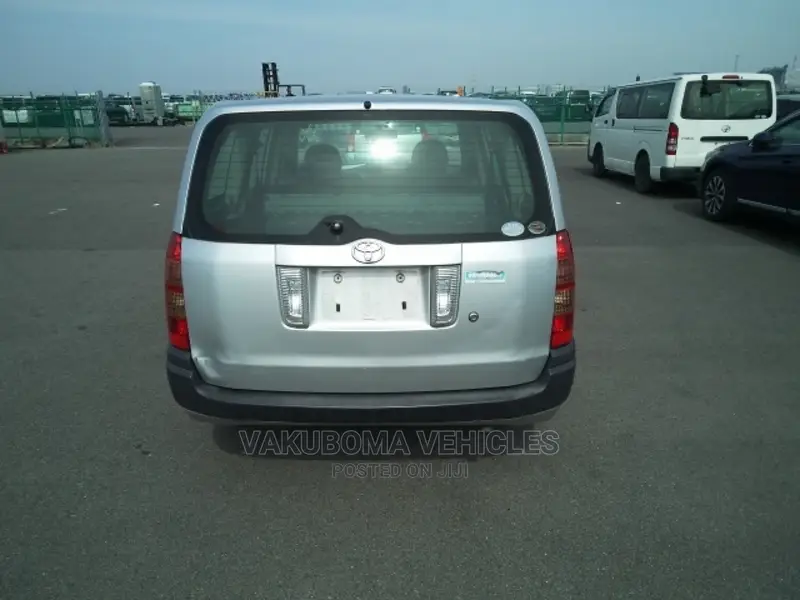 Toyota Succeed 2008 Silver