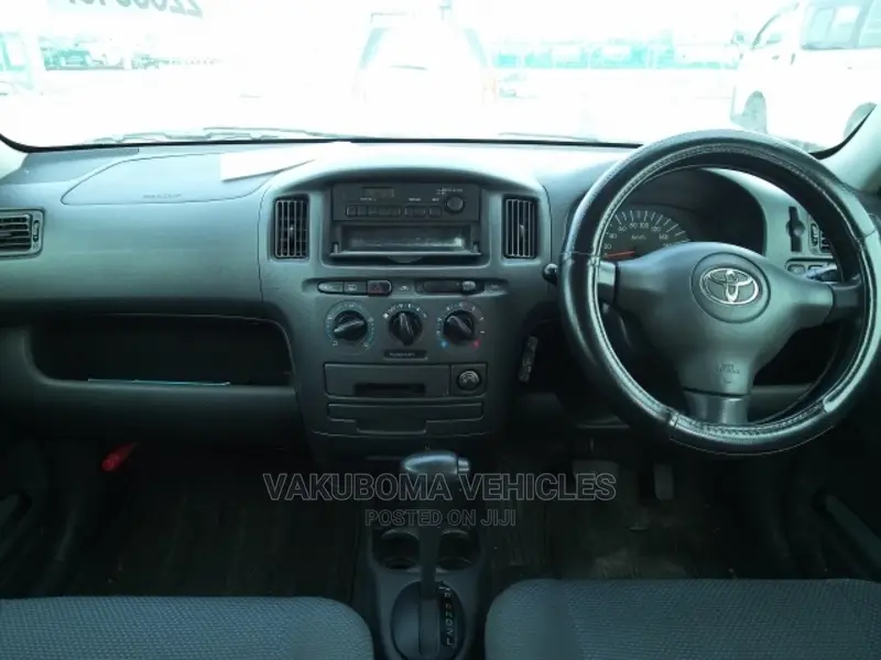 Toyota Succeed 2008 Silver