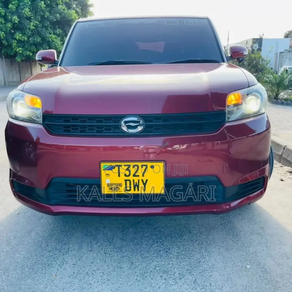 Toyota Corolla Rumion 2010 Brown
