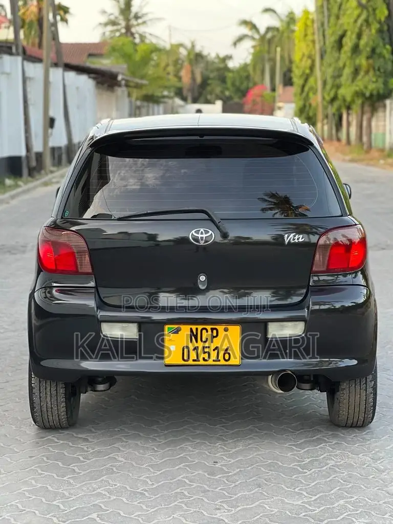 Toyota Vitz 2006 Black