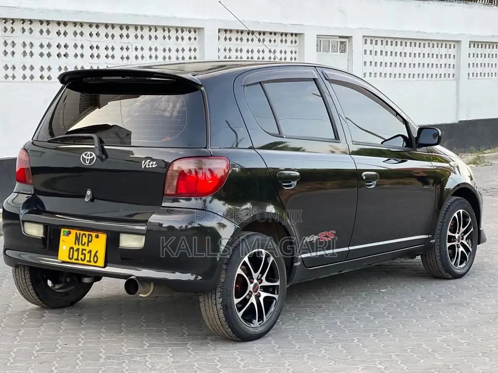Toyota Vitz 2006 Black