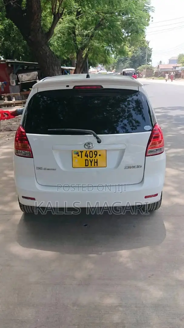 Toyota Corolla Spacio 2004 White