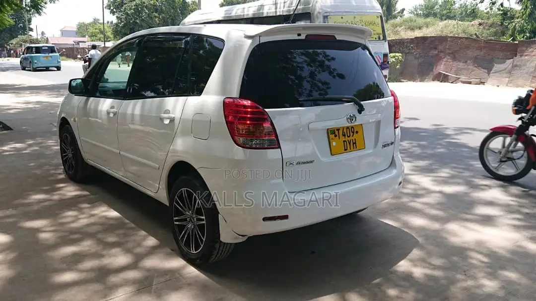 Toyota Corolla Spacio 2004 White