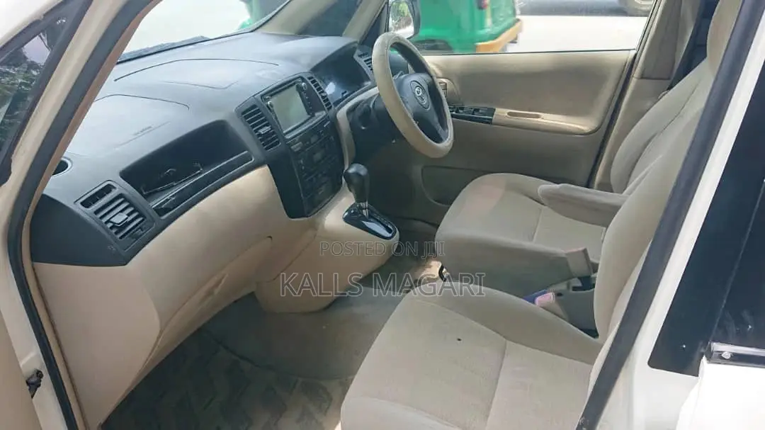 Toyota Corolla Spacio 2004 White