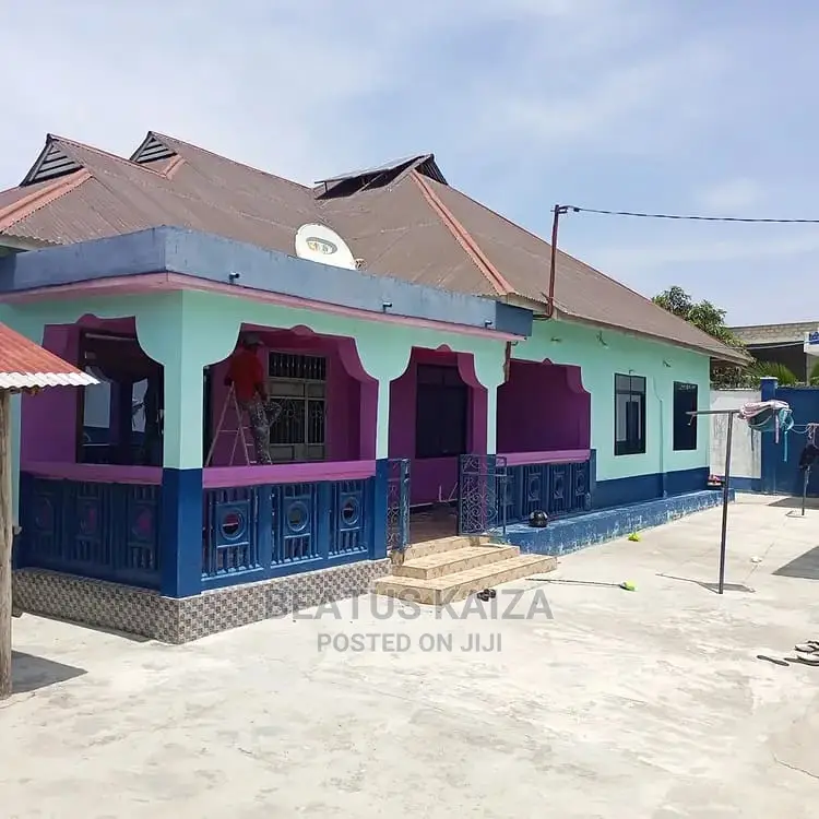 3bdrm House in Kigamboni Kibugumo for sale