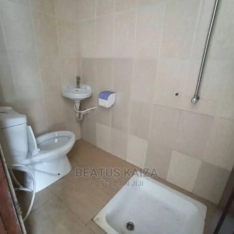 3bdrm House in Kigamboni Kibugumo for sale